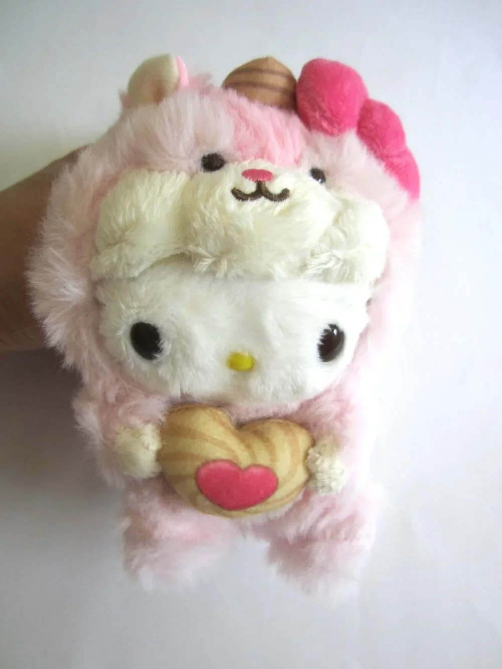 Hello Kitty Squirrel Costume Carry Heart Pink Keychain Plush Doll Sanrio NEW - Picture 3 of 7